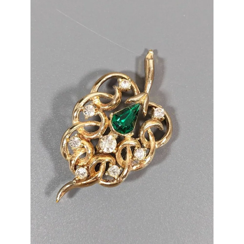 Vintage Green Teardrop Rhinestone Open‎ Work Leaf Gold Tone Brooch Pin